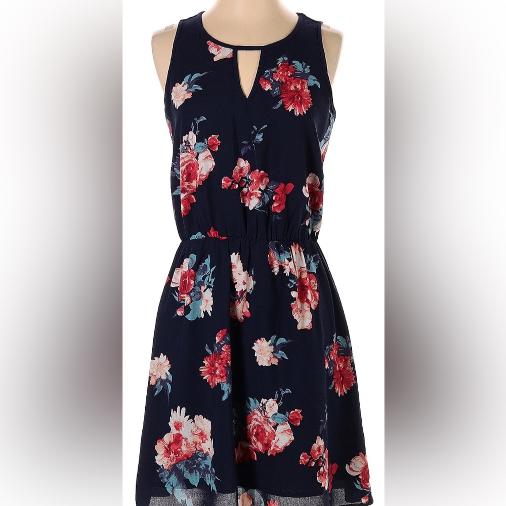 Market and Spruce navy floral dress